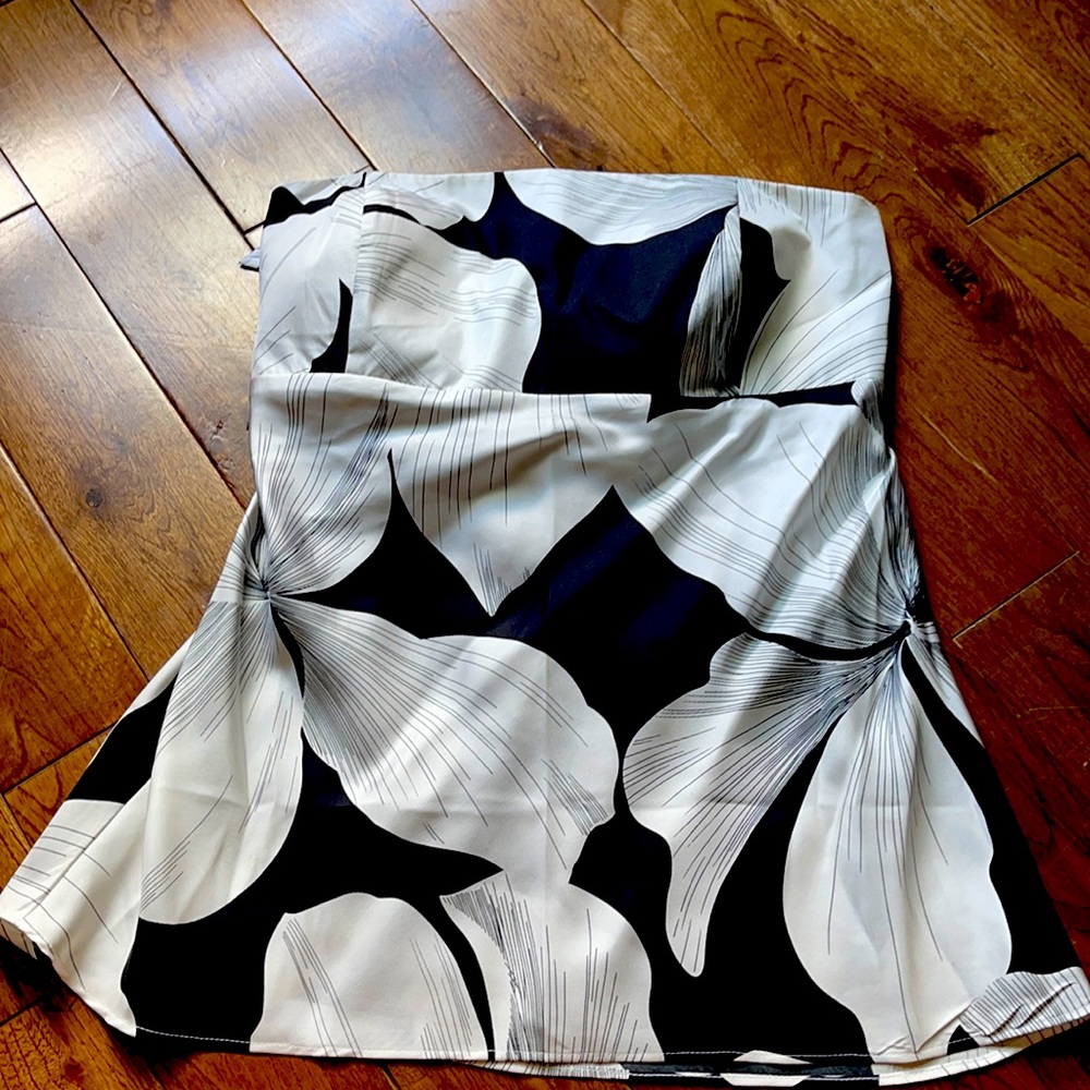 White House black market top